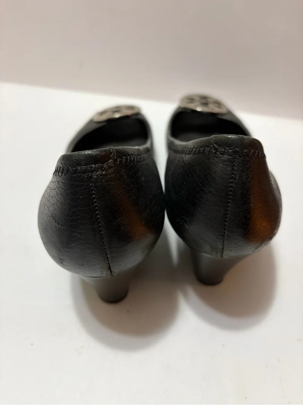 Tory Burch Black Leather Peep-Toe Flats with Silver Logo Medallion Sz 11 Women